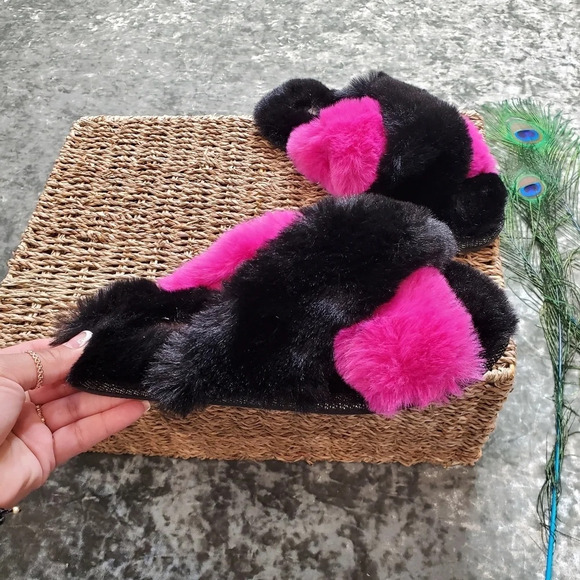 Chinese Laundry Faux Fur Slippers - Picture 2 of 4
